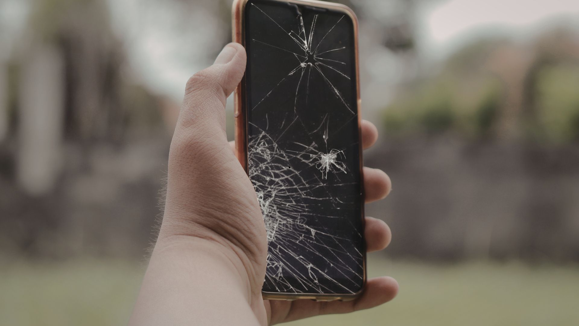 Écran cassé : Faut-il le réparer ou acheter un nouveau téléphone ?